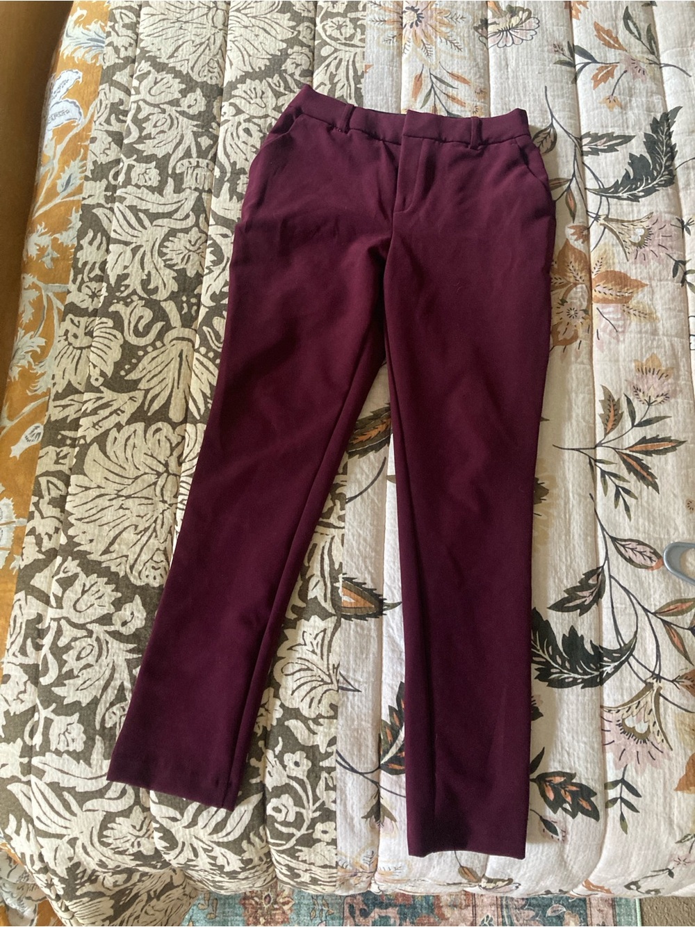 Nine West Women's Slim Pants in Burgundy